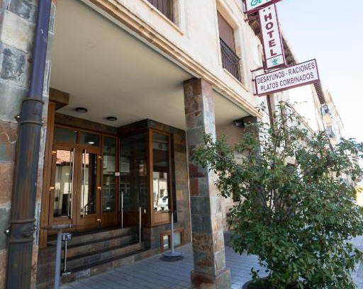 Cervera de Pisuerga Hotel | Hotel El Roble
