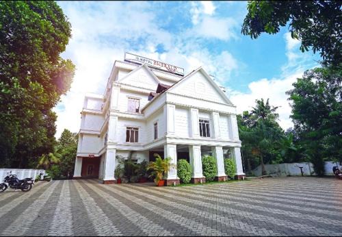 Pallam Hotel | Hotel Emerald Regency