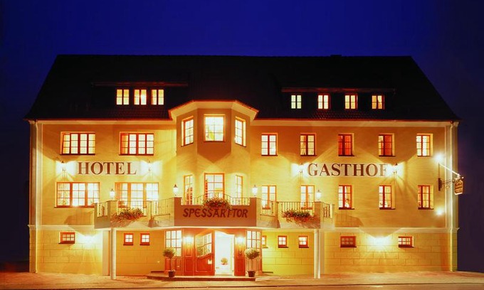 Wombach Hotel | Hotel - Gasthof Spessarttor & Hotel Bergwiesen - Zimmer mit Balkon