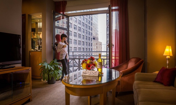 Rose Hill Hotel | Hotel Giraffe by Library Hotel Collection