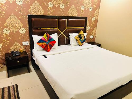 Civil Lines Hotel | Hotel Golden Apple