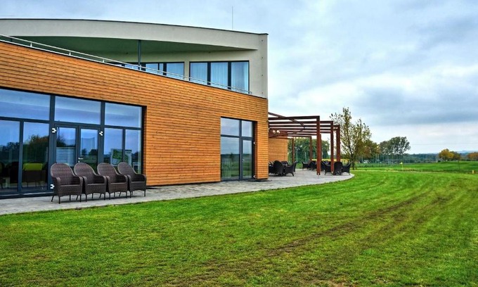 Ostrozska Nova Ves Hotel | Hotel Golf Jezera