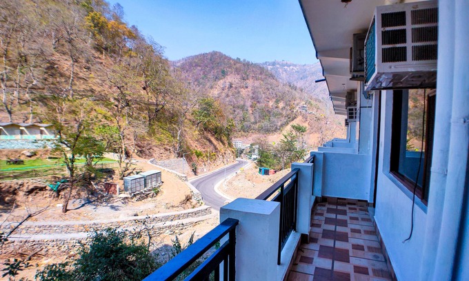 Dhunar Gaon Hotel | Hotel Grand Tapovan