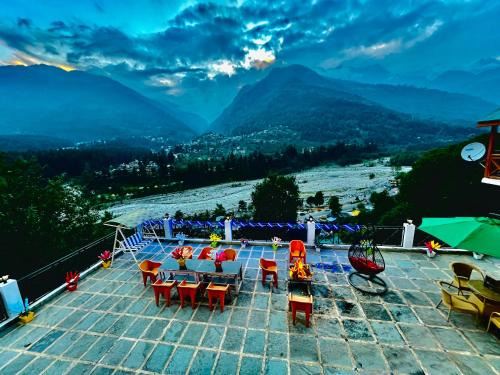 Raiganj Hotel | Hotel Hollywood Manali - Scenic River & Mountain View With Premium Rooms Near Mall Road