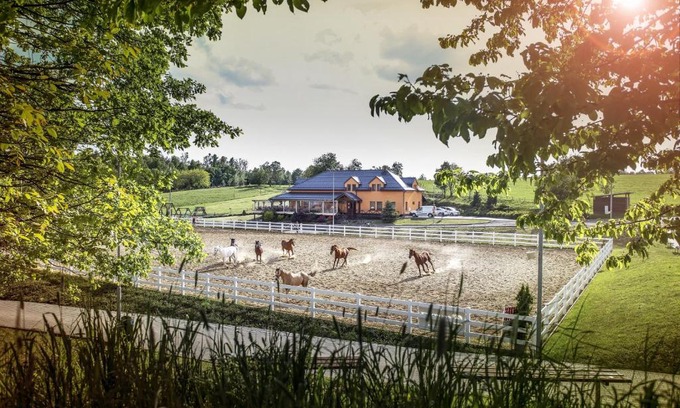 Trsice House | Hotel Horse Riding - Jezdecký Areál Tršice