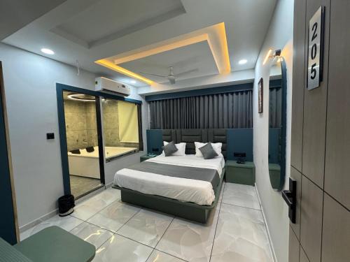 Ahmedabad Hotel | Hotel Hr1st