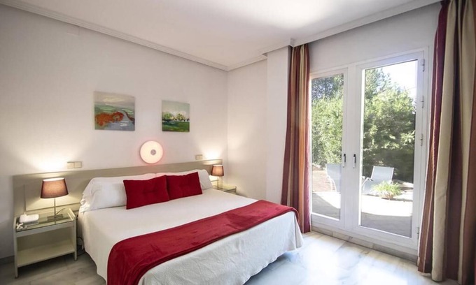 Mairena del Aljarafe Hotel | Hotel In Mairena Del Aljarafe With Other, Tv, Parking