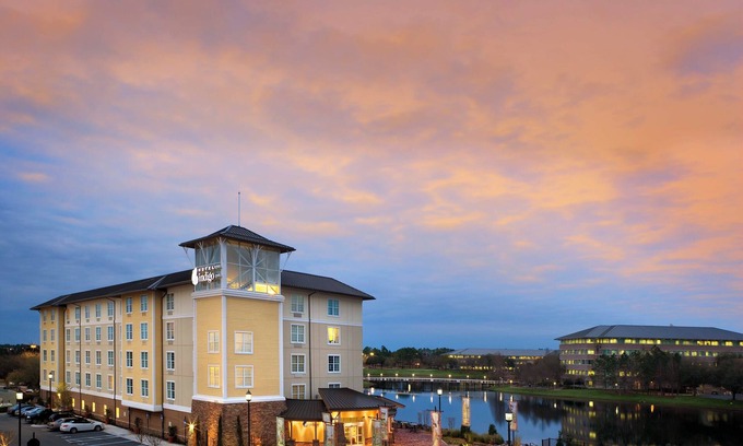 Southside Hotel | Hotel Indigo Jacksonville-Deerwood Park by IHG