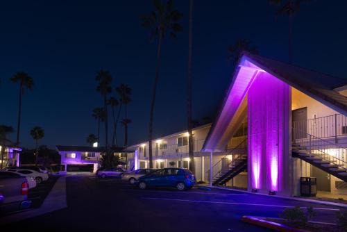 Mission Valley West Hotel | Hotel Iris - Mission Valley-San Diego Zoo-SeaWorld