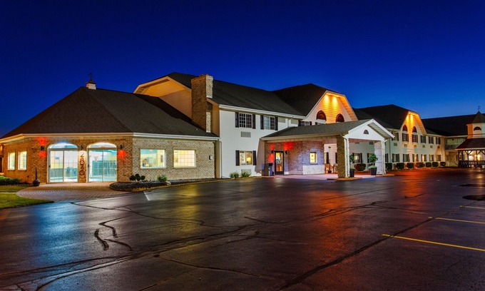Ashwaubenon Hotel | Hotel J Green Bay