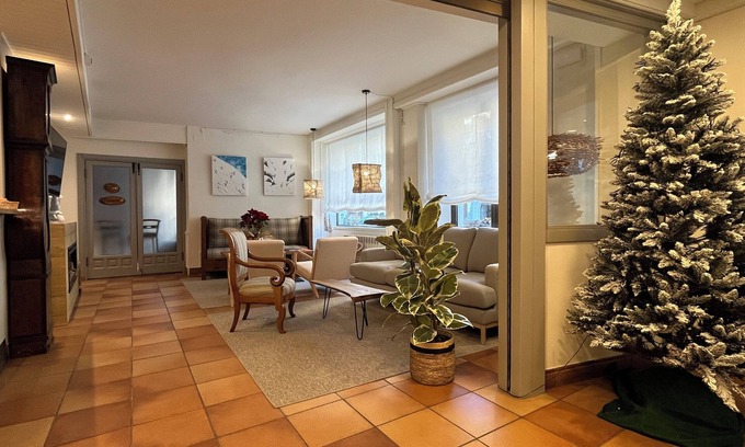 Les House | Hotel Joan Canejan