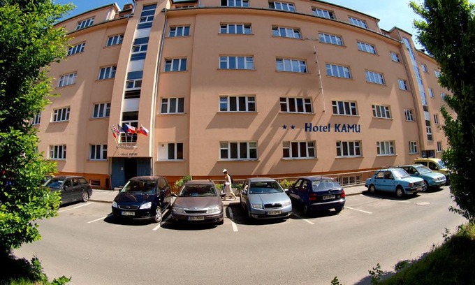 Vsetin Hotel | Hotel KAMU GARNI