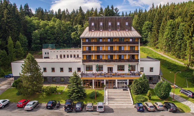 Mala Moravka Hotel | Hotel Kamzík