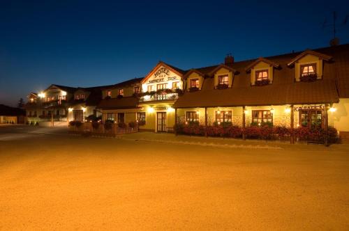 Lozorno Hotel | Hotel Karpatsky Dvor Lozorno