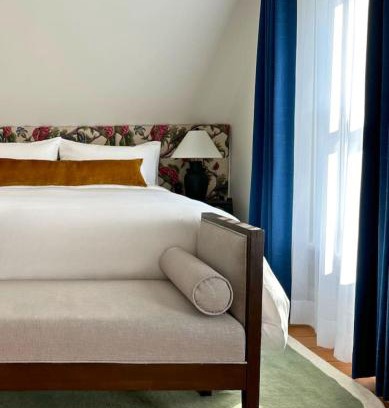 Prince Edward House | Hotel Karydia A private guesthouse experience in Prince Edward County