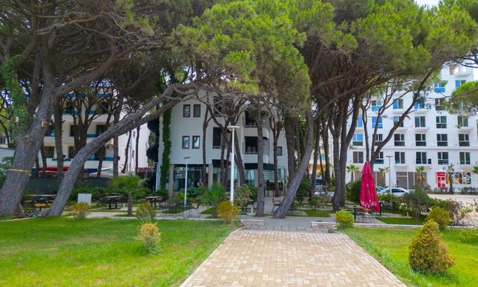 Golem Hotel | Hotel Kastrati