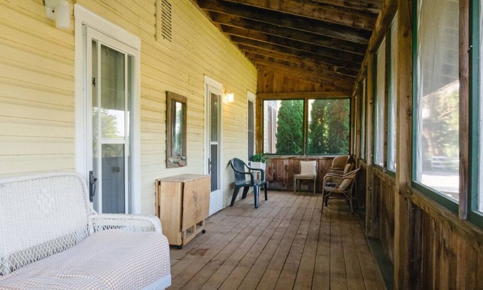 Jones Falls Hotel | Hotel Kenney Rideau