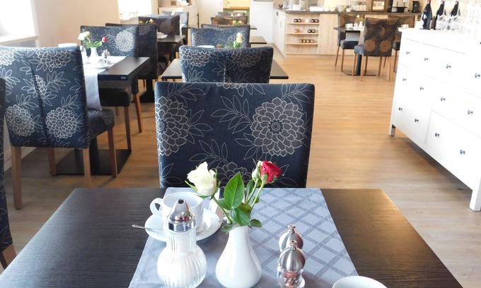 Holzkirchen Hotel | Hotel KonradP
