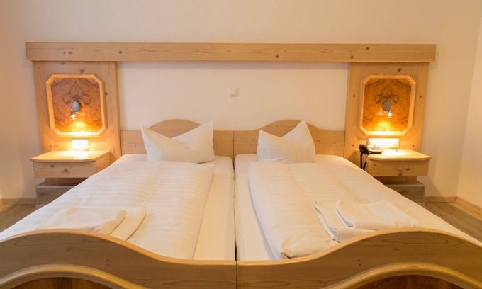Koenigsbrunn Hotel | Hotel Krone