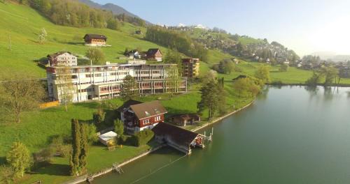 Tscheppach Hotel | Hotel Kurhaus am Sarnersee