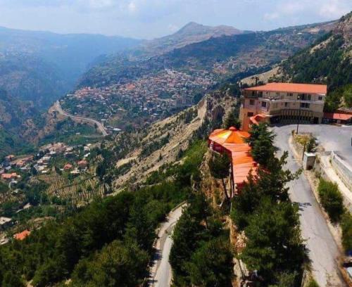 Kfardebian Hotel | Hotel L'Aiglon
