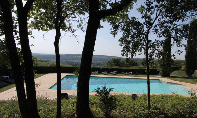 Martailly-Les-Brancion Hotel | Hotel La Montagne de Brancion