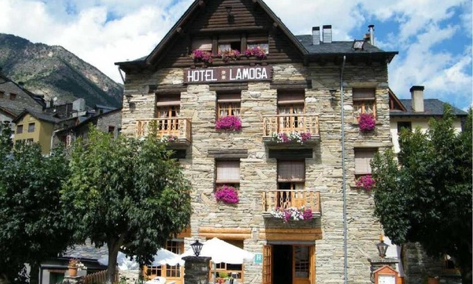 Llavorsi Hotel | HOTEL LAMOGA