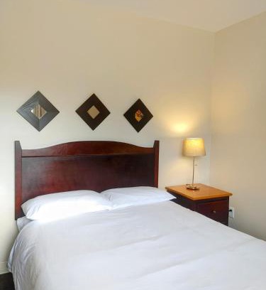 Saint-Marc-des-Carrieres Hotel | Hotel Le Must