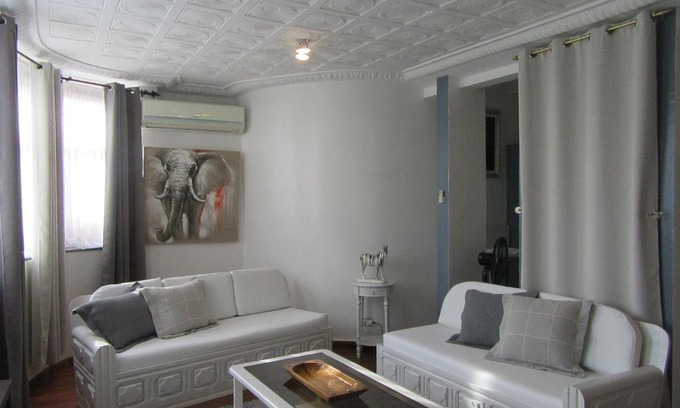 Deux Plateaux Hotel | Hotel Le Griffon