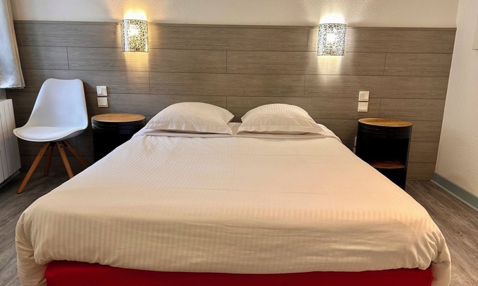 Moirans-en-Montagne Hotel | Hotel Le Lacuzon