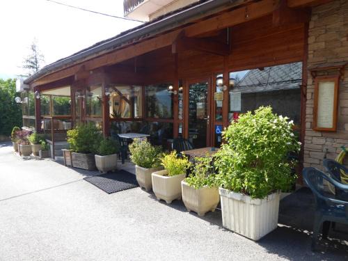 Saint-Julien-en-Champsaur Hotel | Hotel Les Chenets