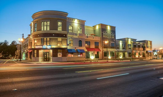 Newhall Hotel | Hotel Lexen Newhall & Santa Clarita - Near Six Flags Magic Mountain