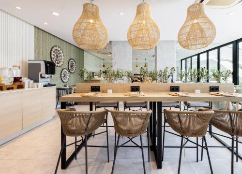 Cruz de Humilladero Hotel | Hotel Málaga Alameda Centro Affiliated by Meliá