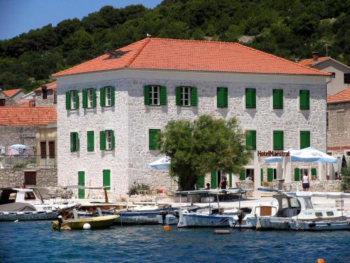 Prvic Luka Hotel | Hotel Maestral