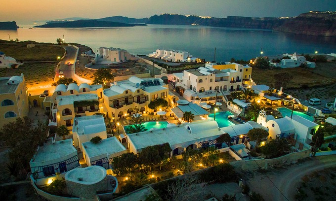 Akrotiri Hotel | Hotel Mathios Village