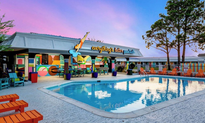 Wellborn Hotel | Hotel McCoy - Art, Libations, Pool Society