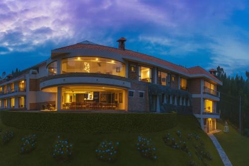 San Pablo del Lago Hotel | Hotel Medina Del Lago