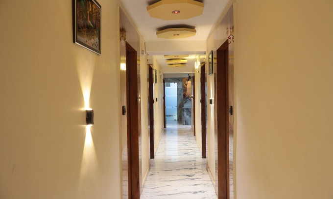 Vastrapur Hotel | Hotel meet palace