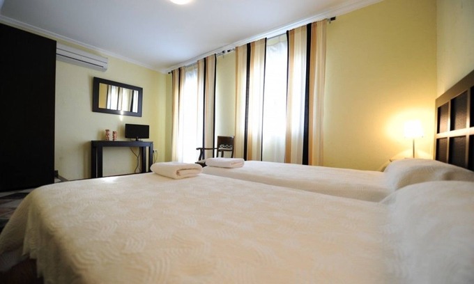 Valverde del Camino Hotel | Hotel Montearoma