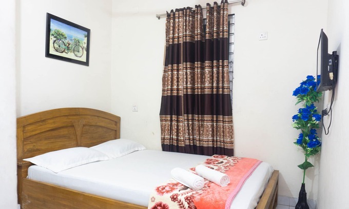 Dhaka Hotel | Hotel Muna International Residential Couple Room - Non AC