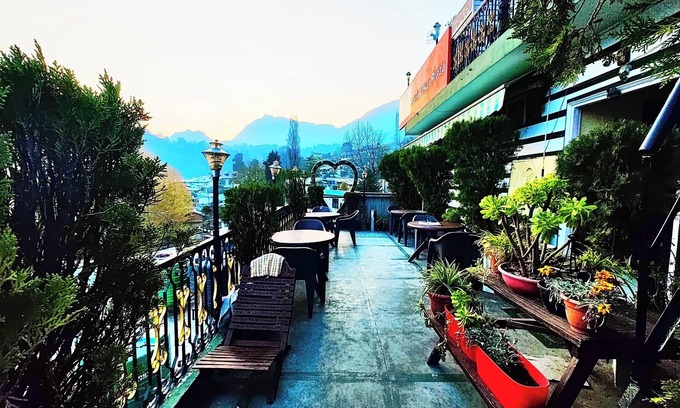 Mallital Hotel | Hotel Near Boat House Mall Road Nainital