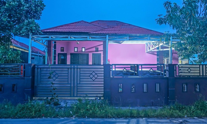 Kalimantan Hotel | Hotel O Adam Kost SyariahNearWisata Jembatan Barito