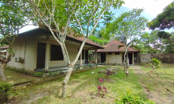 Jerowaru Hotel | Hotel O Bale Gajog Near SDN 2 SEKAROH