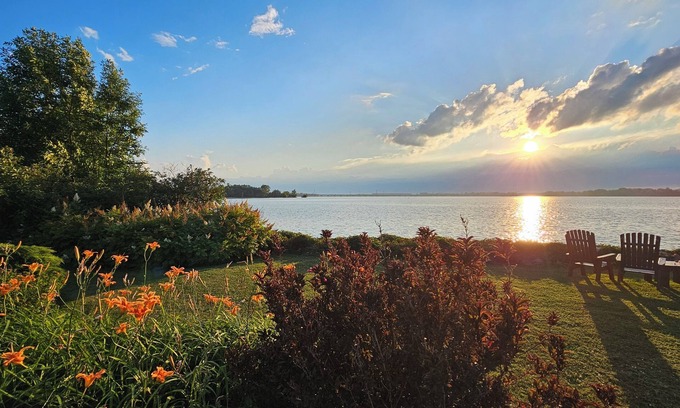 Saint-Timothee Hotel | Hotel Oasis Lac StLouis
