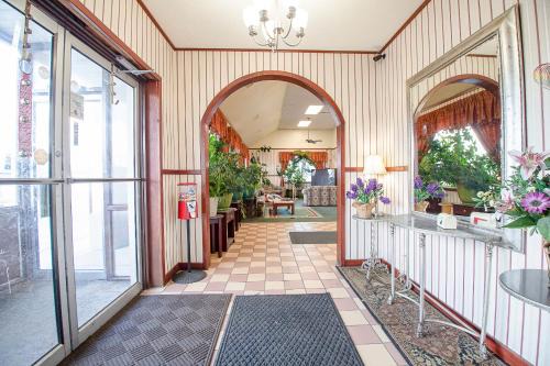 Elkhart Hotel | Hotel O Daylight Inn Elkhart I-90, IN