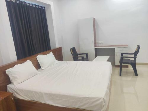 Hanmakonda Hotel | HOTEL O KARTHIKEYA GUEST Inn