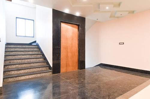 Rampur Hat Hotel | Hotel O Nilmadhab International Tarapith