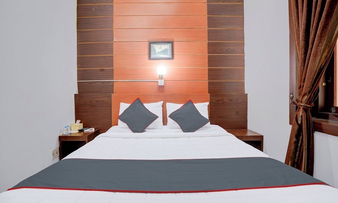 Padang Hotel | Hotel O Padang near Pantai Padang formerly Hotel Ranah Bundo
