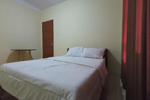 Kalimantan Hotel | Hotel O Penginapan Laras PaminggirNearPesona Alam Seafood Pink Mira