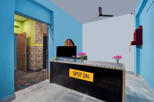 Thakurpukur Hotel | Hotel O Singh Guest House